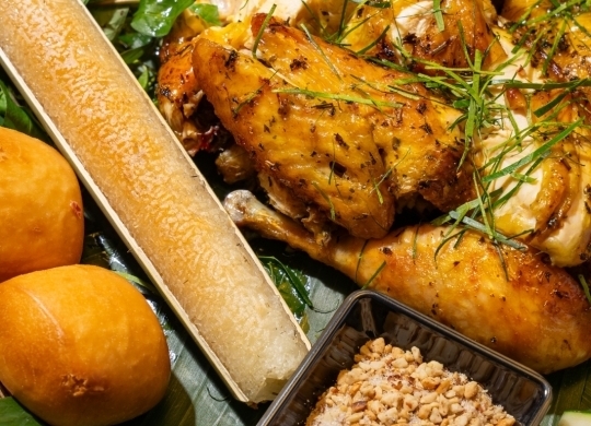 COMBO 1/2 GÀ 5 BÁNH BAO  1 CƠM LAM